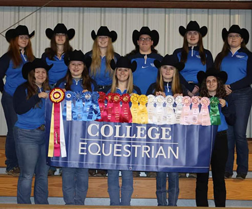Photo of the Wilson Equestrian Team